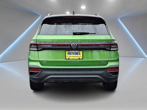 Certified 2025 Volkswagen Taos SE AWD/4WD image 6
