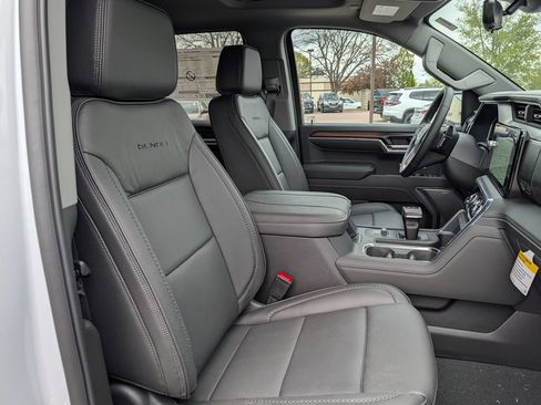 New 2026 GMC Sierra 1500 Denali w/ Denali Reserve Package AWD/4WD image 25
