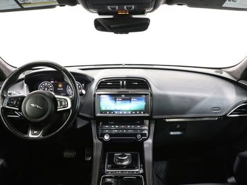 Used 2020 Jaguar F-PACE R-Sport AWD/4WD image 16