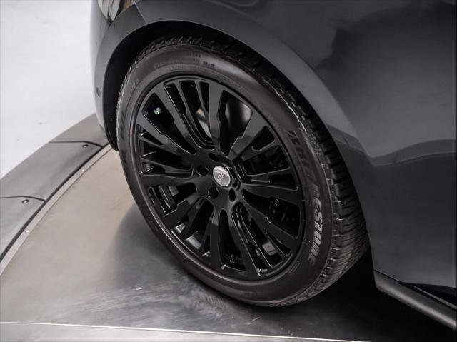 Used 2023 Land Rover Range Rover SE AWD/4WD image 12