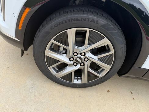 New 2026 Cadillac Optiq Luxury 1 AWD/4WD image 11