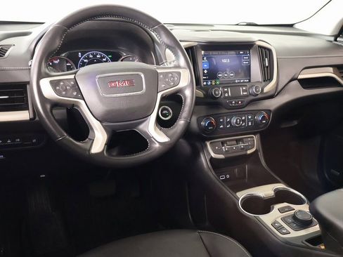 Used 2022 GMC Terrain Denali image 2