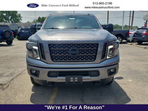 Used 2019 Nissan Titan SV w/ SV Convenience Package AWD/4WD image 8