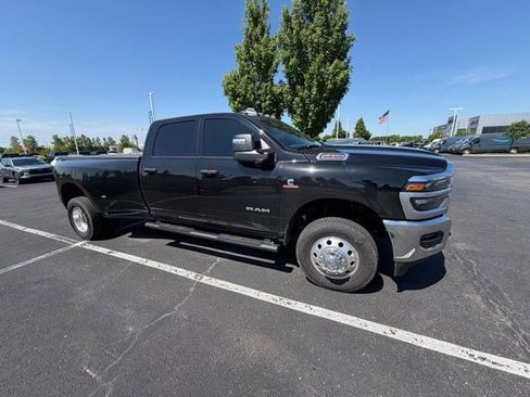 Used 2025 RAM 3500 Tradesman AWD/4WD image 3