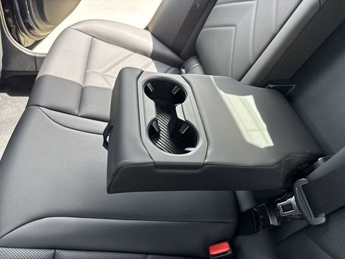 Used 2025 BMW 540i xDrive image 39