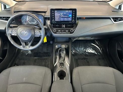 Used 2021 Toyota Corolla LE FWD image 15