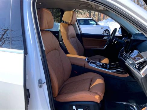 Used 2026 BMW X7 xDrive40i image 8