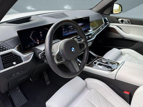 Used 2026 BMW X5 xDrive40i w/ M Sport Package AWD/4WD image 4