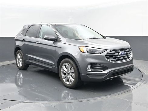 Used 2024 Ford Edge Titanium image 3