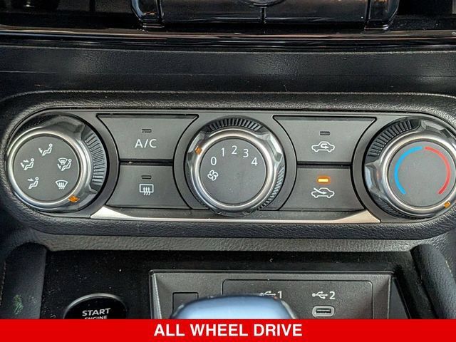 Certified 2025 Nissan Kicks SV AWD/4WD image 26