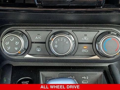 Certified 2025 Nissan Kicks SV AWD/4WD image 26