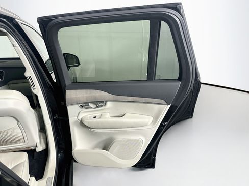 Used 2023 Volvo XC90 B6 Plus w/ Protection Package Premier AWD/4WD image 32