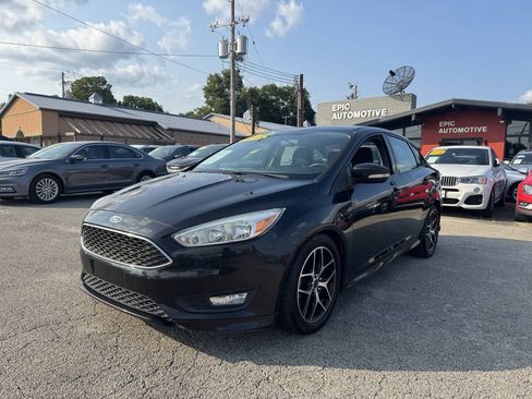 Used 2015 Ford Focus SE w/ SE Sport Package FWD image 1