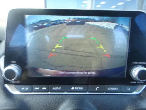 Used 2021 Nissan Sentra SV image 9