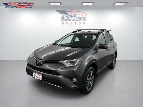 Used 2018 Toyota RAV4 XLE w/ Plus Extra Value Package AWD/4WD image 1