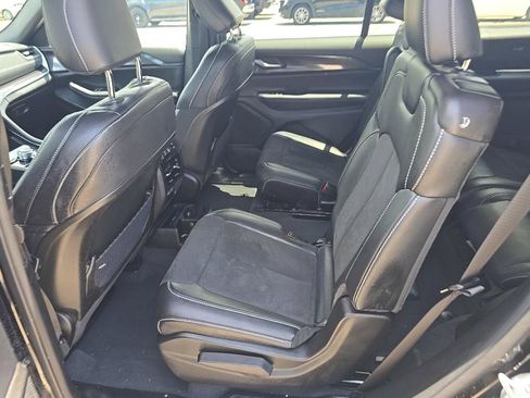 Used 2023 Jeep Grand Cherokee L Laredo AWD/4WD image 5