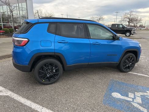 New 2026 Jeep Compass Latitude image 32