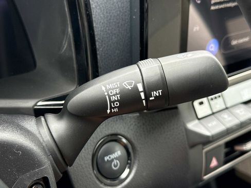 Used 2025 Toyota Camry XLE image 10