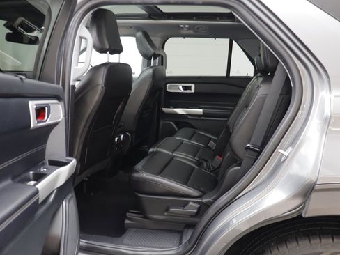 Used 2021 Ford Explorer Limited w/ Equipment Group 301A image 14