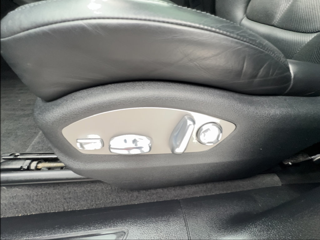 Used 2023 Porsche Macan AWD/4WD image 23