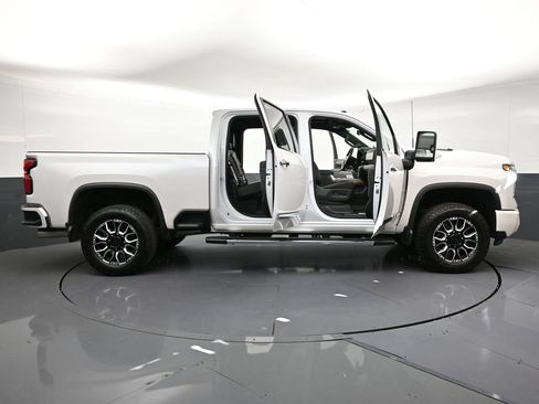 Certified 2025 Chevrolet Silverado 3500 High Country w/ High Country Premium Package AWD/4WD image 32