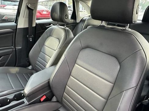 Used 2021 Volkswagen Jetta SEL FWD image 25