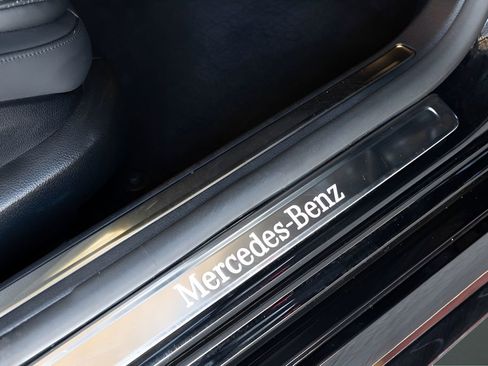 Used 2022 Mercedes-Benz S 580 4MATIC Sedan w/ AMG Line Package image 93