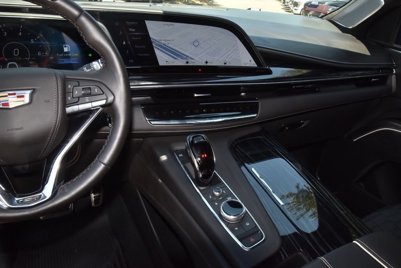 Used 2023 Cadillac Escalade V w/ LPO, ONYX Package AWD/4WD image 28