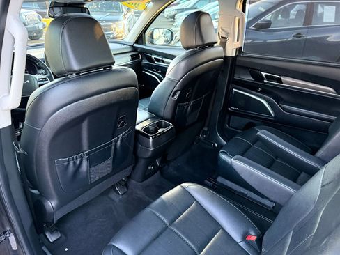 Used 2022 Kia Telluride SX w/ Nightfall Edition Package image 15