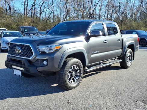 Used 2019 Toyota Tacoma TRD Off-Road image 10