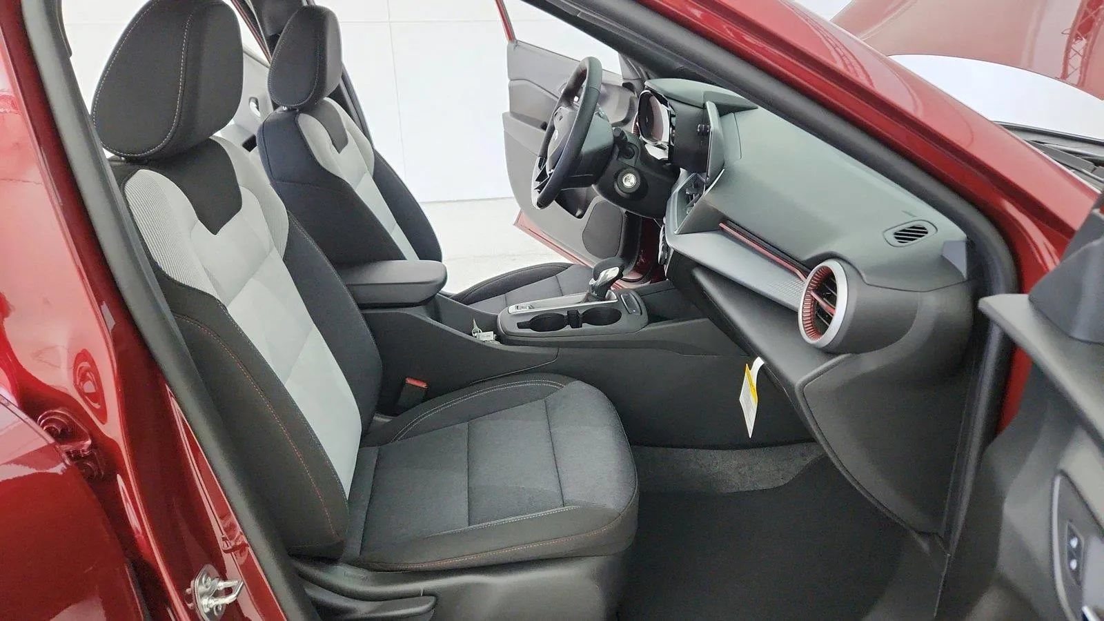 Used 2025 Chevrolet Trax RS w/ Driver Confidence Package FWD image 33