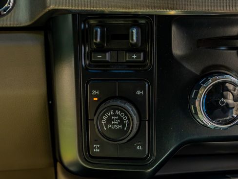 Used 2026 Ford F350 Platinum w/ Platinum Plus Package AWD/4WD image 24