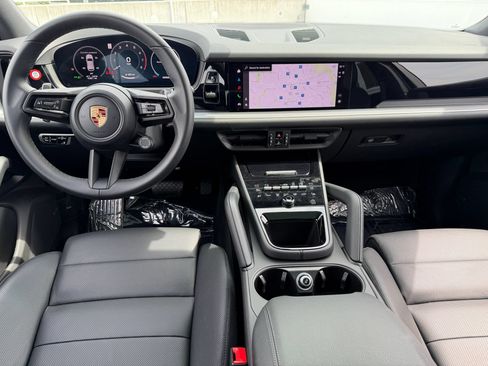 Certified 2026 Porsche Cayenne AWD/4WD image 14