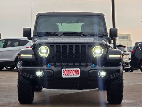Used 2023 Jeep Wrangler Unlimited w/ Sun & Screen Package AWD/4WD image 2