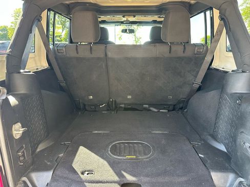 Used 2018 Jeep Wrangler Unlimited Sport S AWD/4WD image 15