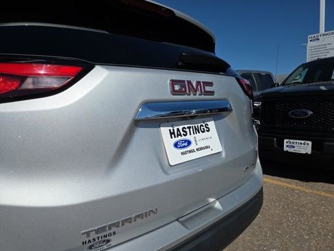 Used 2018 GMC Terrain SLE image 5