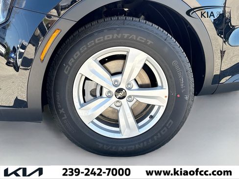 New 2026 Kia Sorento LX FWD image 38