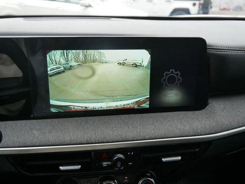 Certified 2025 Nissan Kicks SV image 24