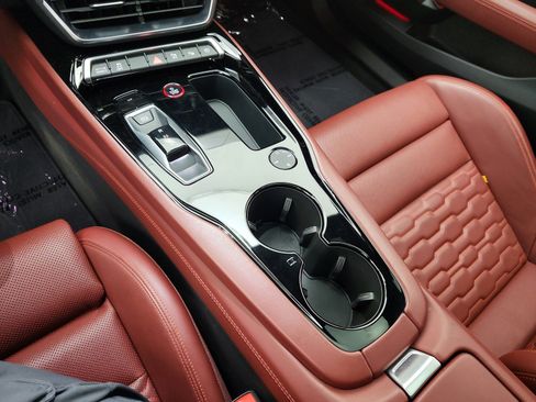 Used 2024 Audi RS e-tron GT image 12