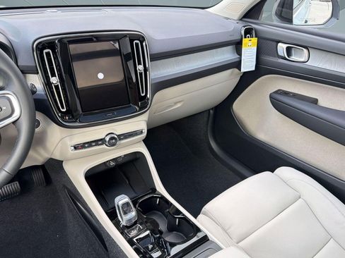 New 2026 Volvo XC40 B5 Plus w/ Protection Package Premier AWD/4WD image 25