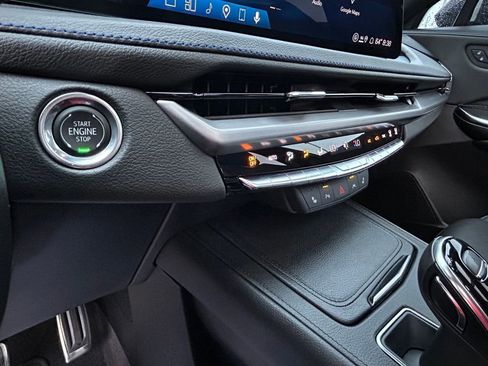 Used 2025 Cadillac XT4 Sport w/ Cold Weather Package image 26