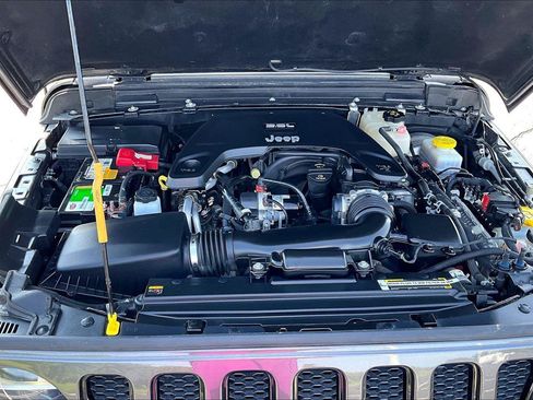 Used 2021 Jeep Wrangler Unlimited Sahara AWD/4WD image 14