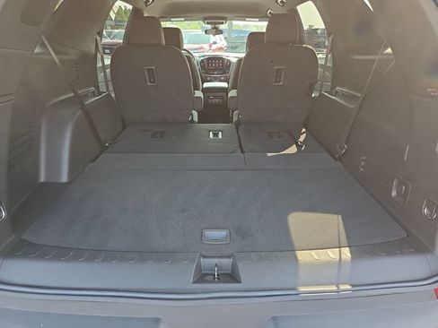 Certified 2023 Chevrolet Traverse LT AWD/4WD image 10