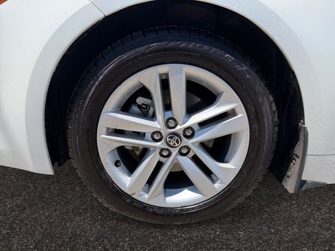 Used 2019 Toyota Corolla SE w/ SE Option Package FWD image 14