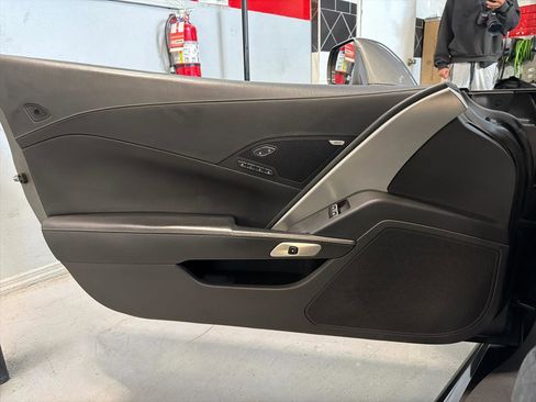 Used 2015 Chevrolet Corvette Z06 w/ 3LZ Preferred Equipment Group image 16