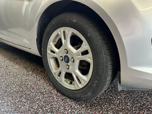 Used 2014 Ford Fiesta SE FWD image 32