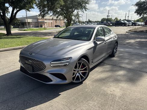 Used 2025 Genesis G70 2.5T RWD image 2