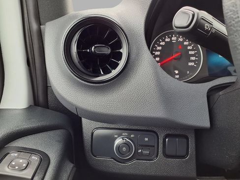 Used 2024 Mercedes-Benz Sprinter 2500 image 15