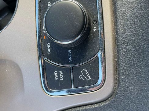 Used 2015 Jeep Grand Cherokee Limited w/ Trailer Tow Group IV AWD/4WD image 14