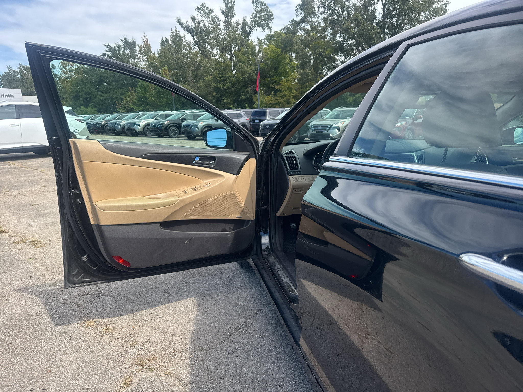 Used 2013 Hyundai Sonata Limited w/ Premium Pkg FWD image 17